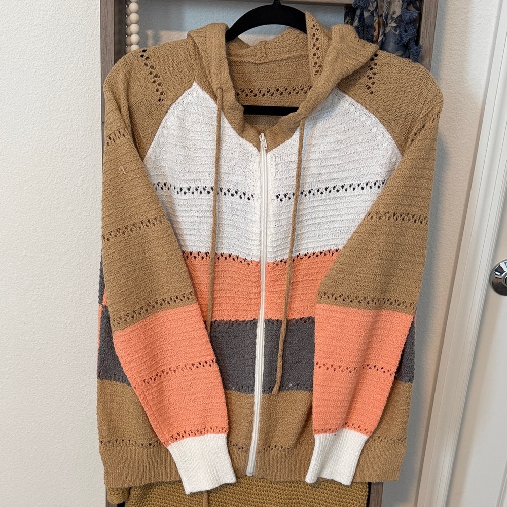Colorblock Hooded Sweater - Picture 3 of 5